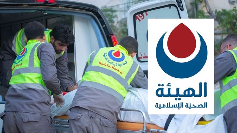 الدفاع المدني في الهيئة الصحية الإسلامية ينتشل أحد شهيدي ميفدون وسط استمرار العدوان