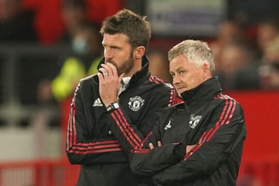 مانشستر يونايتد يستعد لمحادثات مع سولشاير وكاريك في إطار سعيه لتعيين مدرب مؤقت