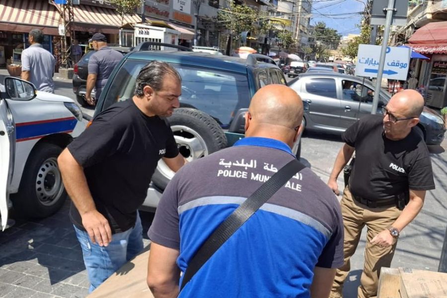 لبنان| شرطة بلدية صيدا واصلت إزالة التعديات في السوق التجاري وحملة جديدة الاثنين في شوارع المدينة