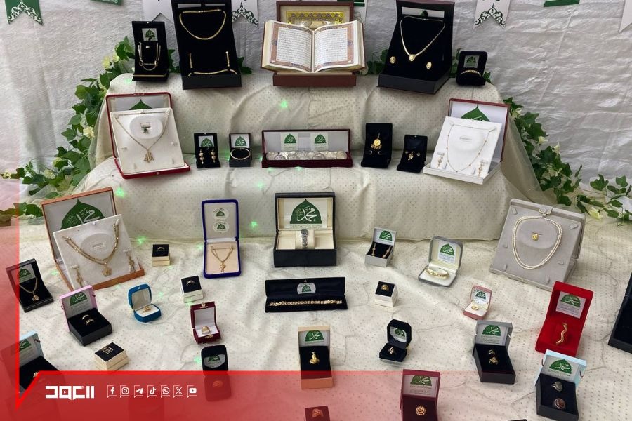 قافلة مالية كبرى.. نساء الأنصار يرفدن القوات المسلحة اليمنية بالمال والذهب