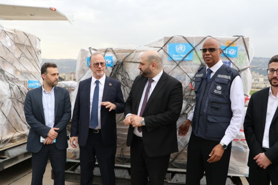 وزير الصحة العامة تسلم شحنة مساعدات طبية من اليونيسف ومنظمة الصحة العالمية