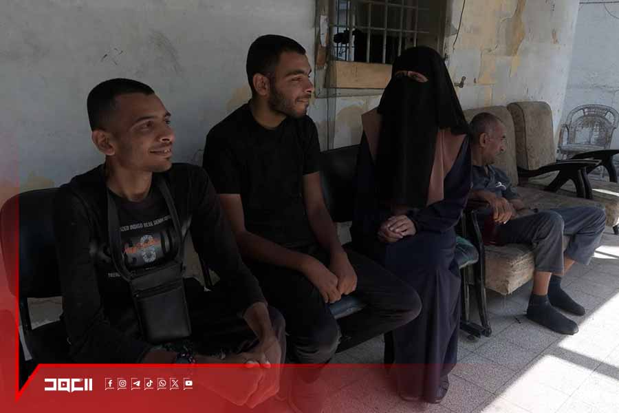رغم الإعاقة والتهجير والحرب .. أهالي غزة يواصلون العمل