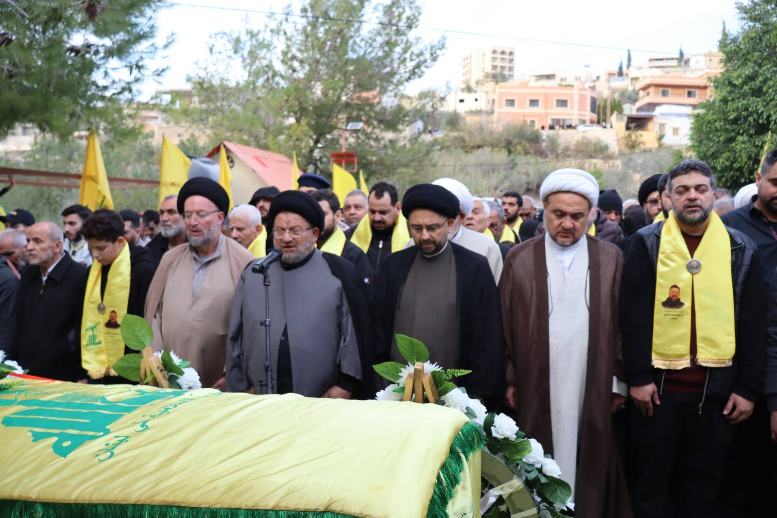 حزب الله وجماهير المقاومة يشيّعون الشهيد المجاهد زكريا يحيى الحاج في جويا