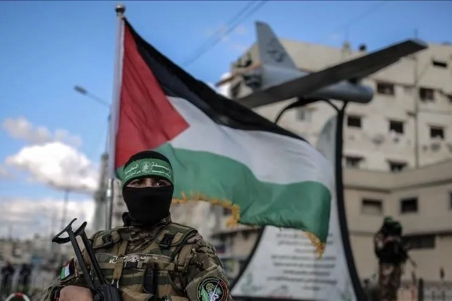 لجان المقاومة الفلسطينية: سنبقى على نهج السيد الخامنئي (قده)