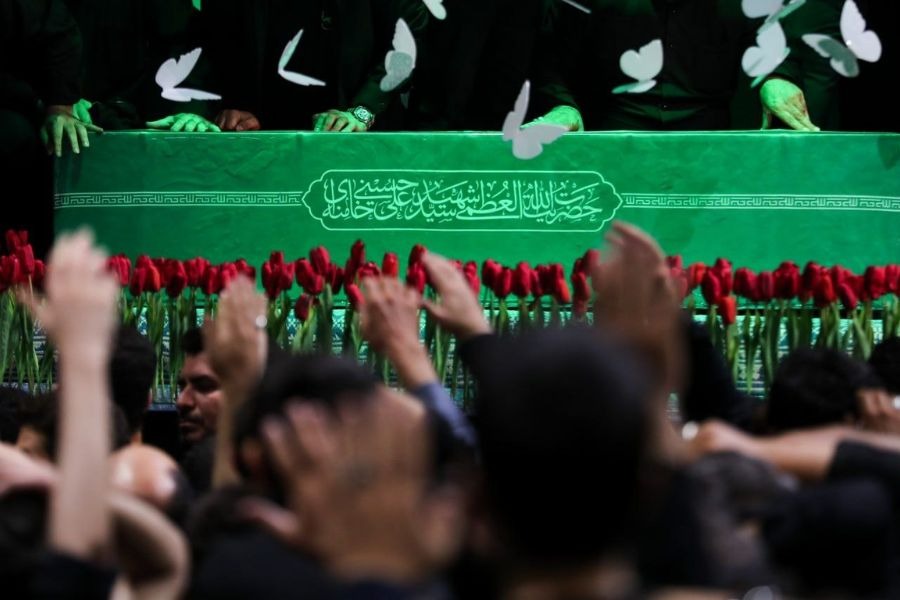 مراسم وداع جثمان الشهيد الإمام السيد الخامنئي بجوار موقع استشهاده