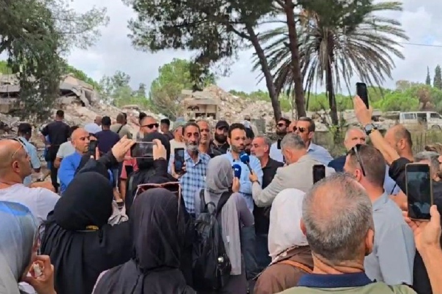 أهالي النبطية الفوقا يستغلون زيارة سلام ليطالبوه بتأمين عودتهم إلى بلدتهم