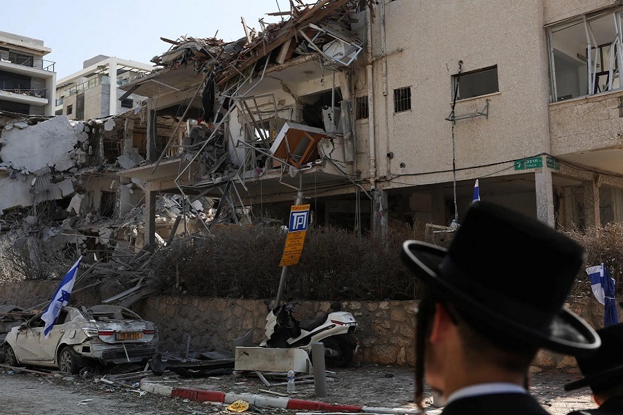 حرس الثورة يستهدف مدمرة أميركية على بعد 650 كلم من السواحل الإيرانية