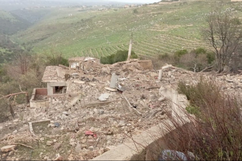 العدو الصهيوني يواصل انتهاك سيادة لبنان ويدمّر منازل المدنيين