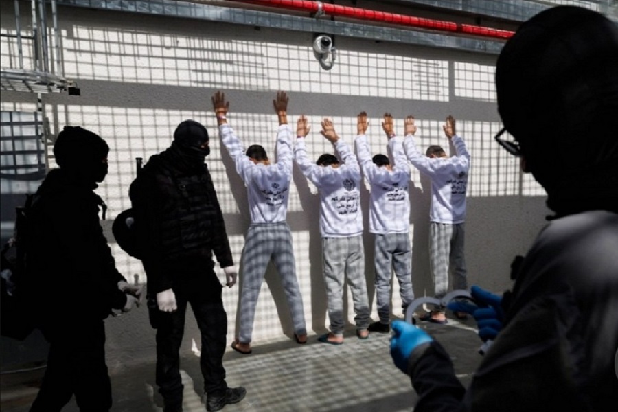 نادي الأسير الفلسطيني: منع زيارات الصليب الأحمر للأسرى غطاء لمواصلة الجرائم بحقهم