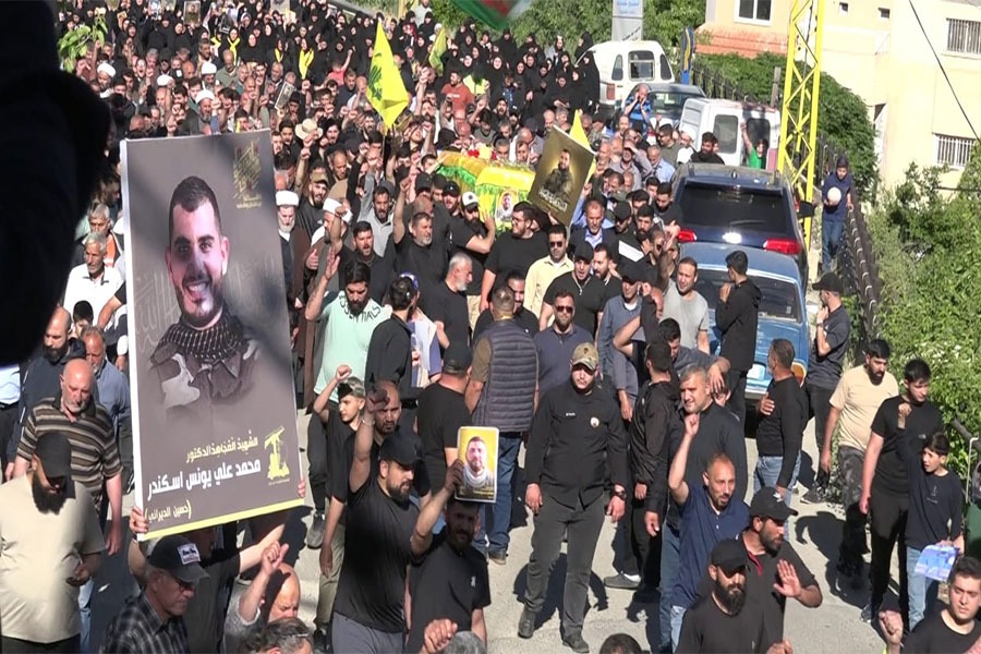 حزب الله ينظّم تشييعًا حاشدًا للشهيد إبراهيم إسكندر في الهرمل