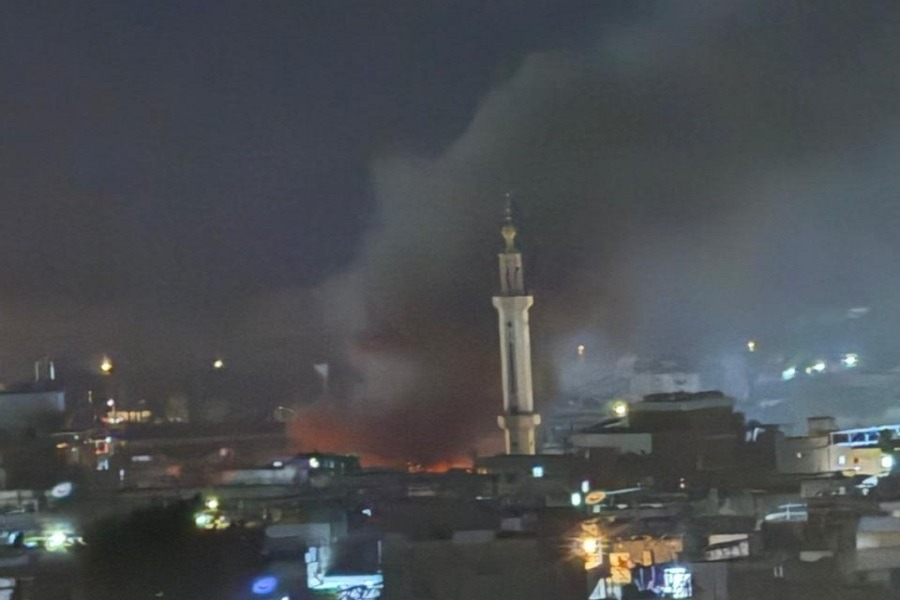 طيران العدو الصهيوني يرتكب مجزرة في مخيم عين الحلوة.. 13 شهيدًا حصيلة غير نهائية