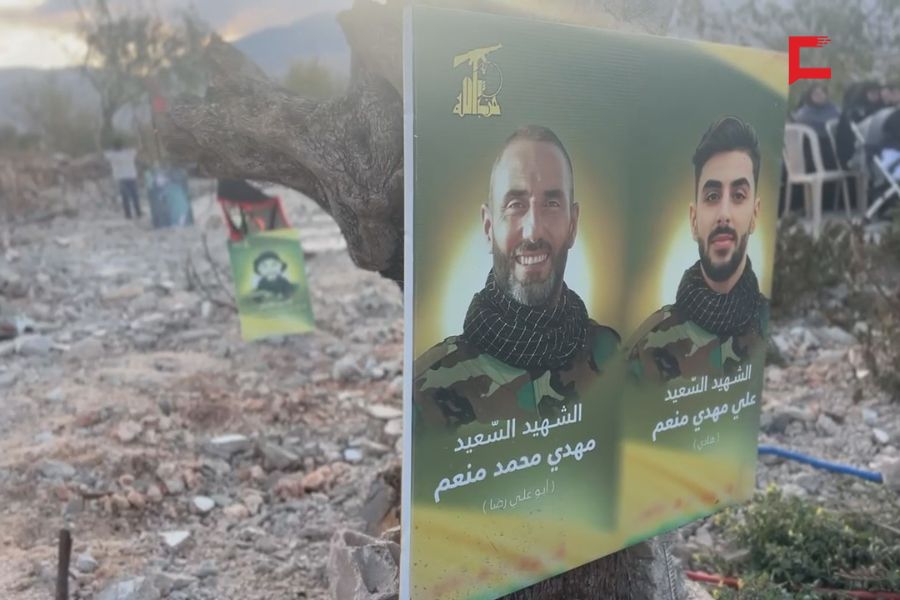 سحمر تحيي ذكرى الشهيدين مهدي منعم ونجله علي على أنقاض منزلهما المستهدف بالعدوان