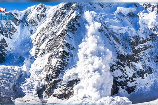 انهيار ثلجي في جبال الألب الفرنسية يودي بحياة متزلجين