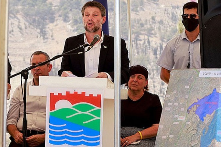 سموتريتش يقرّ بشرعنة 69 تجمعًا استيطانيًا ويؤكد: الهدف منع قيام دولة فلسطينية