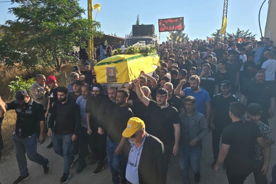 حزب الله شيّع الشهيد حسن سلمان عياش في بلدة شعت بموكب حاشد