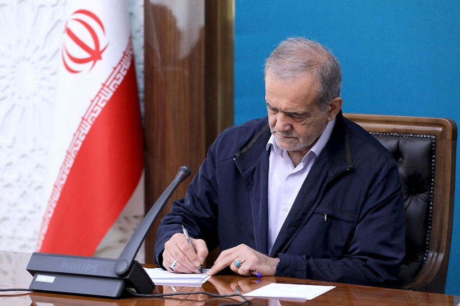 الرئيس الإيراني: نكث العهود والحصار والتهديدات هي عقبات أمام المفاوضات