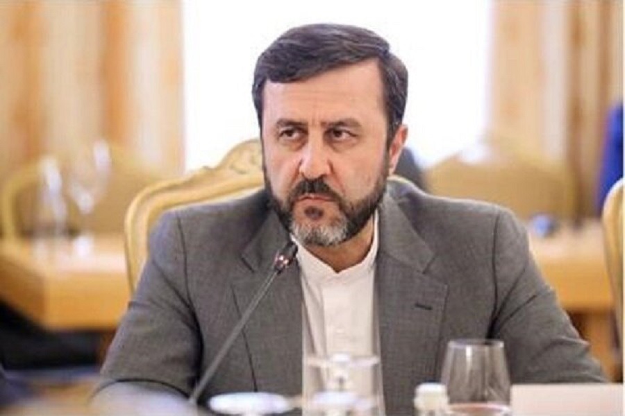 إيران تحذر فرنسا وبريطانيا من إرسال مدمرات إلى محيط مضيق هرمز