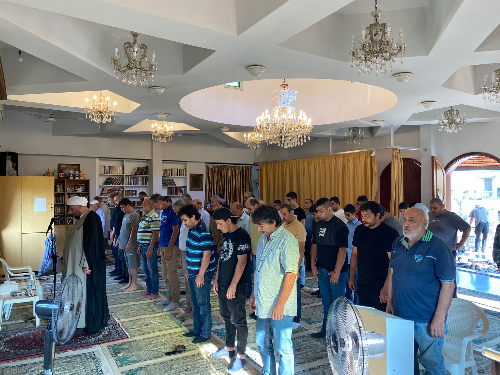 أبناء جبل لبنان والشمال يؤدّون صلاة العيد.. ودعوات لصمود بوجه العدوان الصهيوني