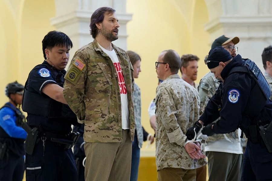 عن حرب بلا أهداف: هكذا مشى الأميركيون إلى 