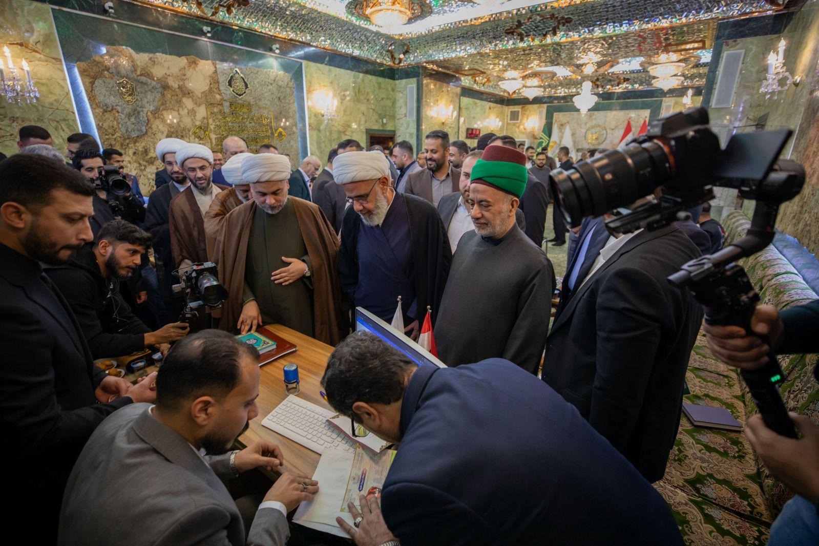 استجابةً لنداء المرجعية العليا.. العراقيون يتبرعون للشعبيْن الإيراني واللبناني