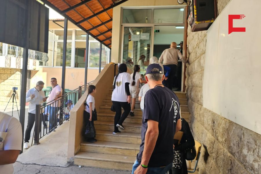 إرادة الصمود والتحدي للعدو.. إقبال كثيف لأبناء بلدة شبعا في مراكز الاقتراع
