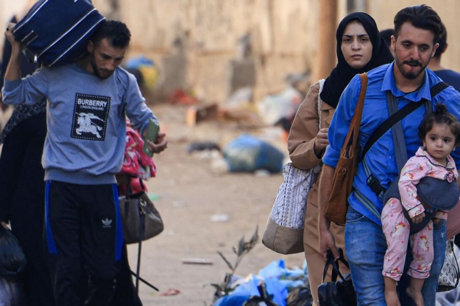 تحت غطاء تسهيلات السفر.. مخاوف من تهجير ناعم في غزة 