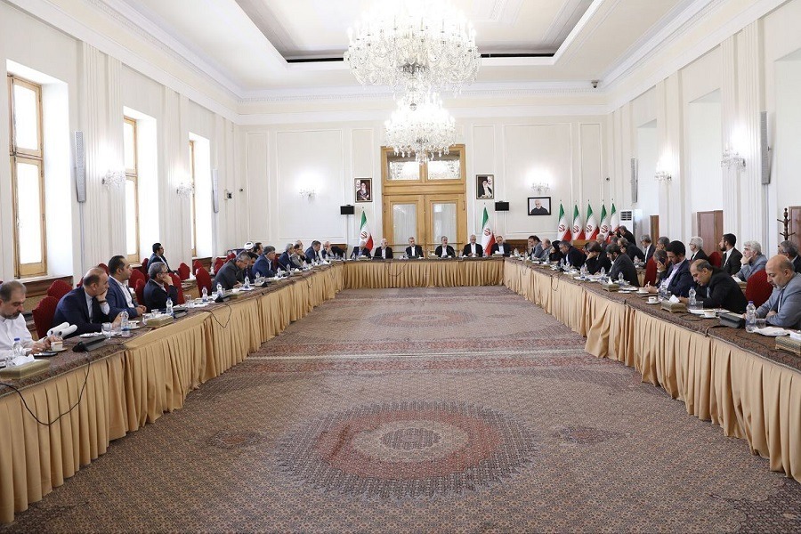 رئيس لجنة الأمن القومي الإيراني: على القوات المسلحة التحرك بطريقة استباقية وردعية