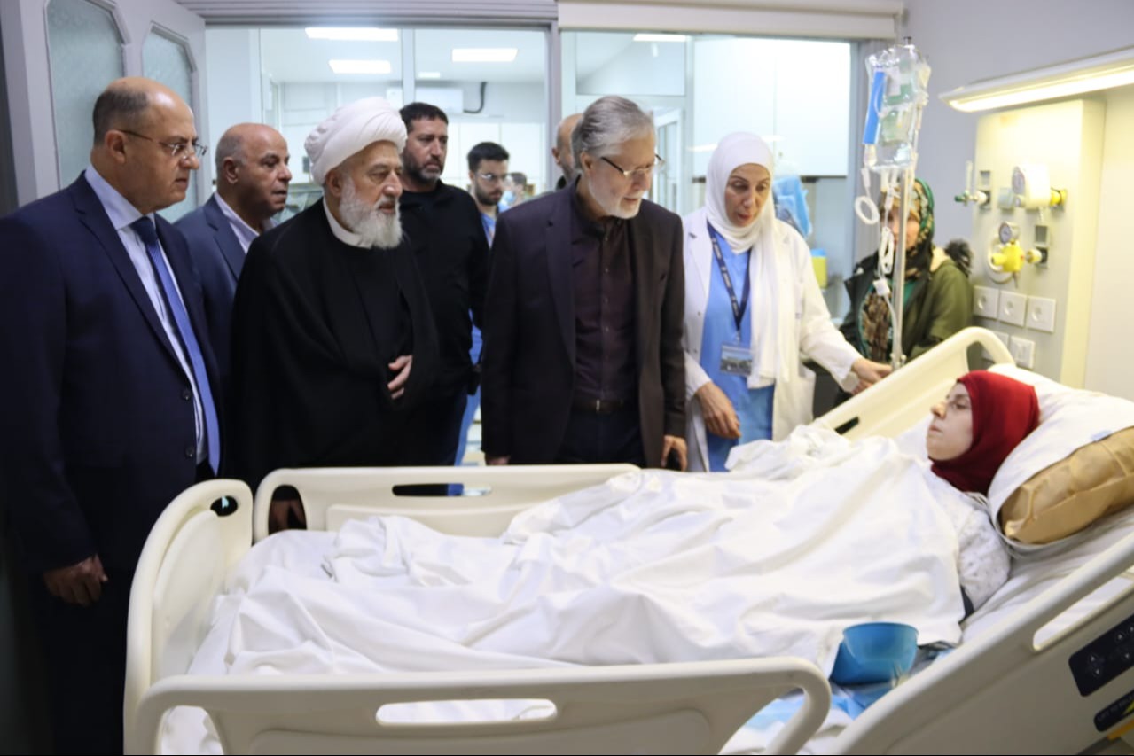 الشيخ الخطيب يزور جريحة غارة الطيري في مستشفى الزهراء: جراحكم  تشهد على همجية العدوان