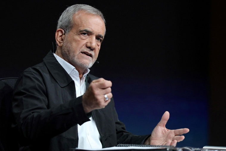 الرئيس الإيراني: نرى أفقاً جيداً بشأن المفاوضات 