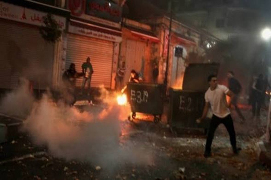 فلسطين المحتلة| اندلاع مواجهات بين شبان وقوات الاحتلال في بلدة نعلين غرب رام الله