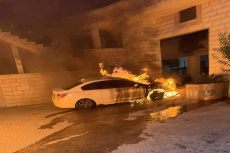 قوات الاحتلال والمستوطنون يقتحمون مدن الضفة: إحراق ممتلكات واعتقالات وتنكيل