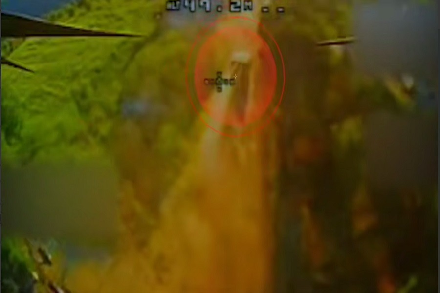 مشاهد من عملية استهداف المقاومة آلية قيادية تابعة لجيش العدو في بلدة القنطرة 