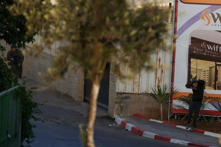 لجان وفصائل المقاومة الفلسطينية تبارك عملية الخليل وتدعو إلى تصعيد المقاومة