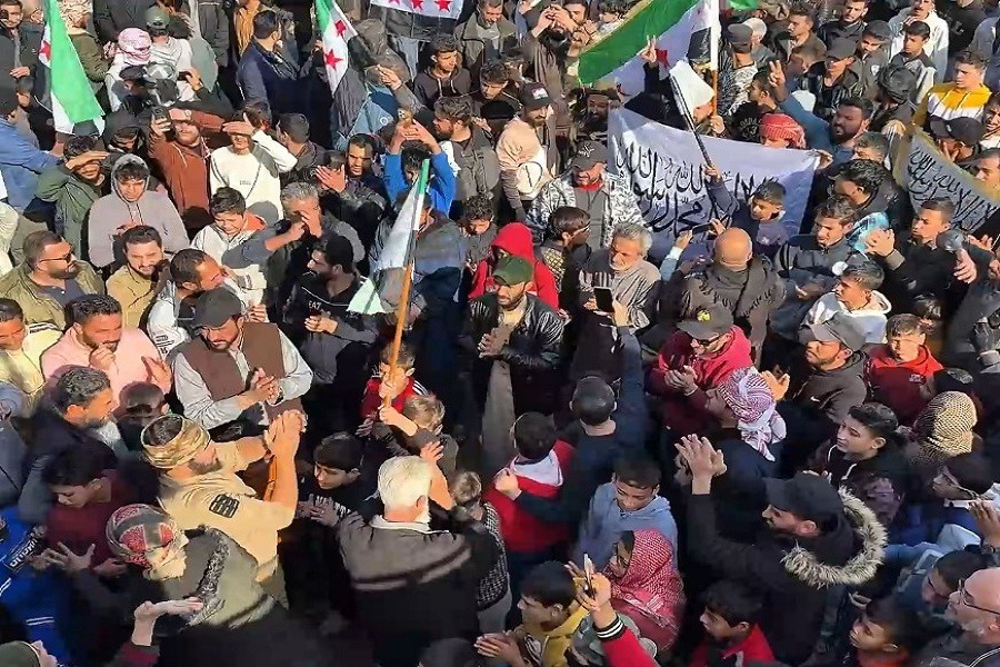 مظاهرات حاشدة في العاصمة السورية ومدن أخرى تنديدًا بالعدوان الصهيوني على بيت جن