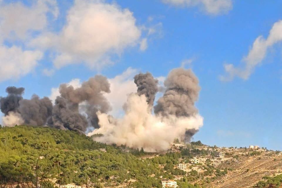 غارات صهيونية عنيفة على جنوب لبنان والبقاع الغربي