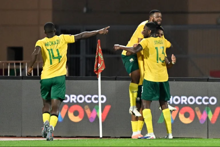 فوستر يقود جنوب إفريقيا لفوز قاتل على أنغولا 