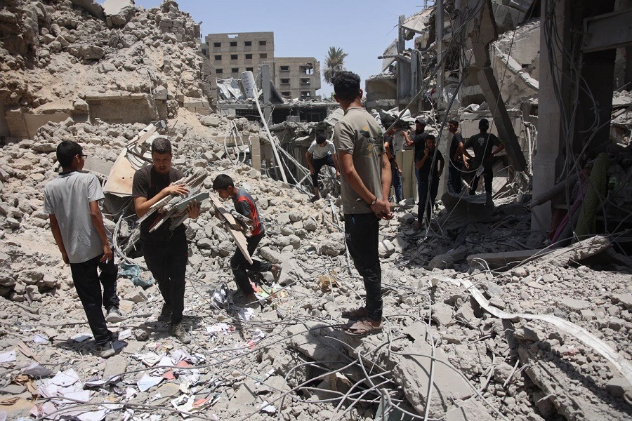 العدوان الصهيوني على غزة: غارات وقصف مدفعي ونسف منازل شرق القطاع 