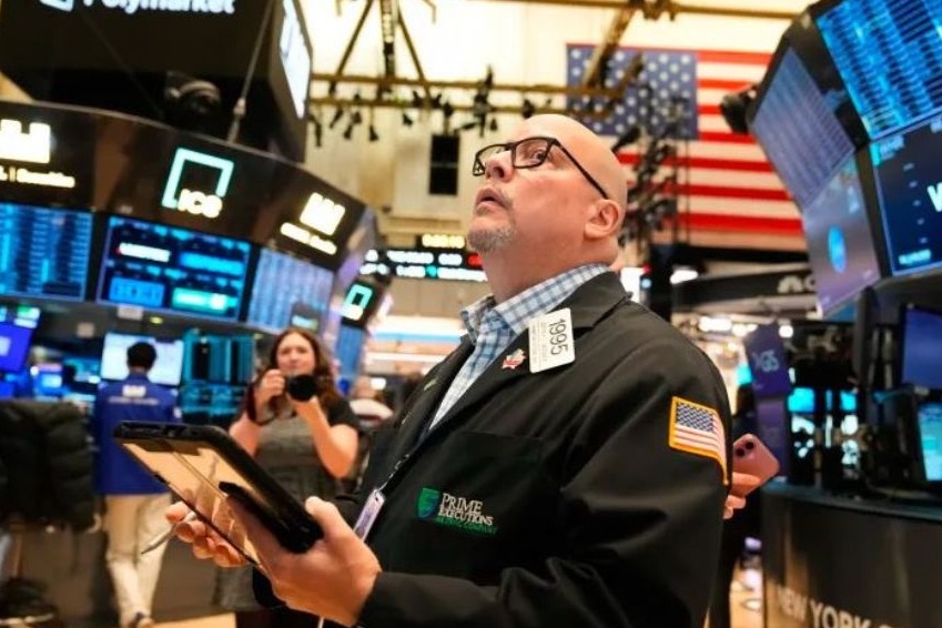 تراجع معظم مؤشّرات الأسهم العالمية جرّاء هبوط 