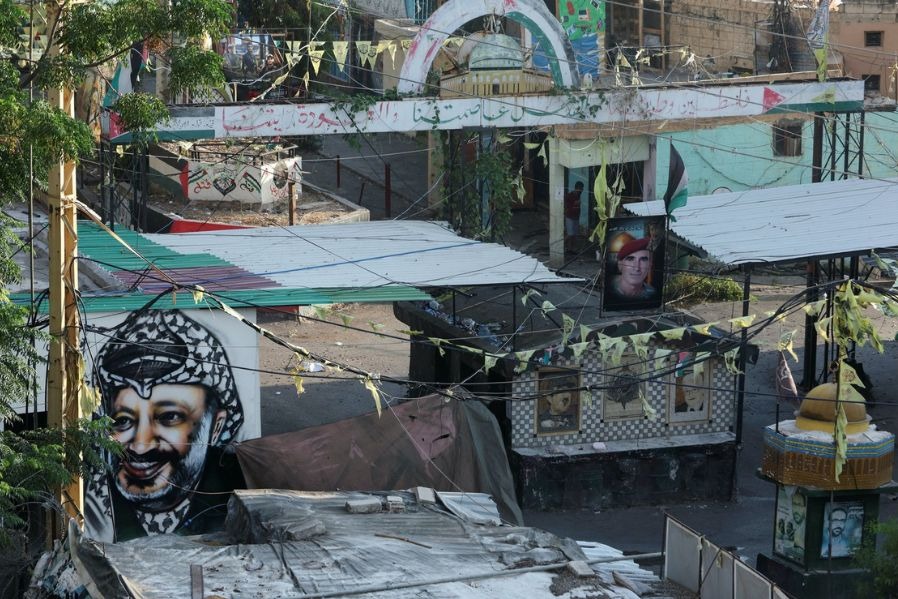 الإضراب يعم مخيم عين الحلوة ومدينة صيدا.. موجة عارمة من إدانة المجزرة