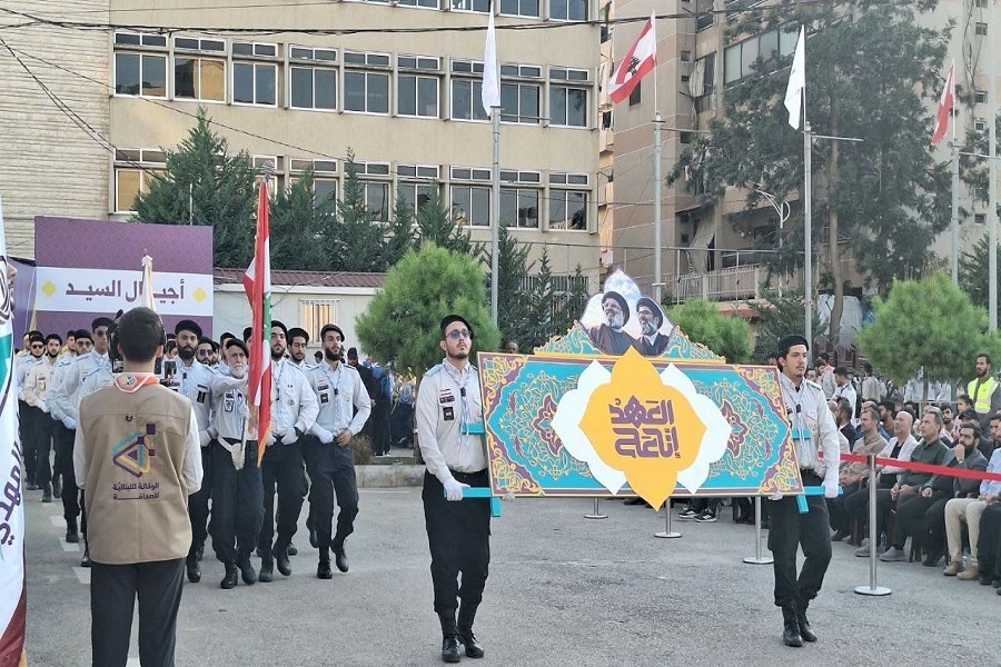 بالصور| أجيالك على العهدِ يا نصر الله