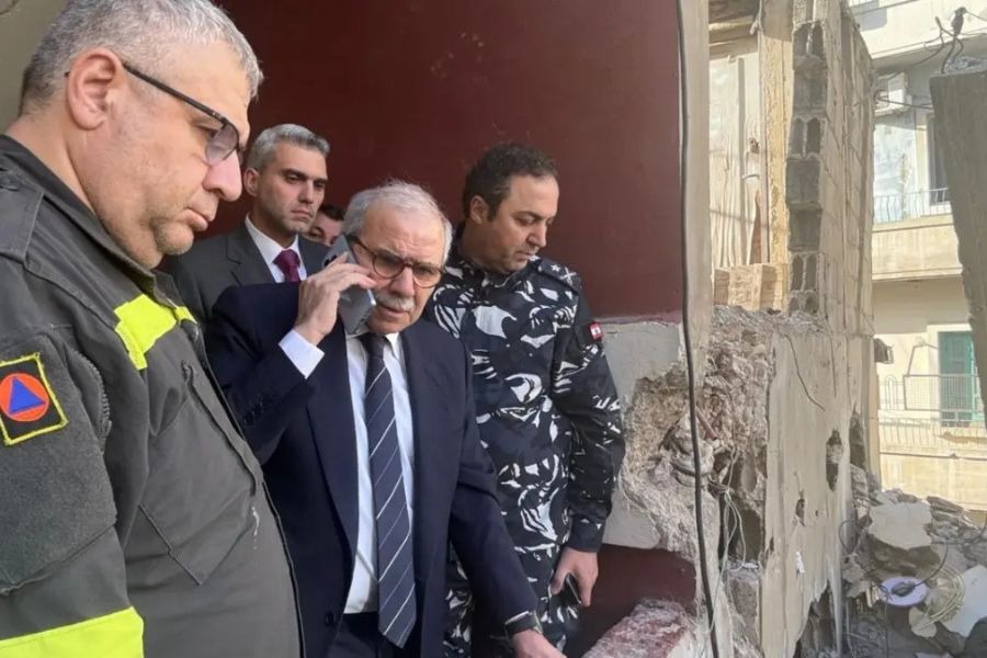 بعد تفقّده المبنى المنهار في القبة.. سلام يعِد الجنوبيين بزيارتهم