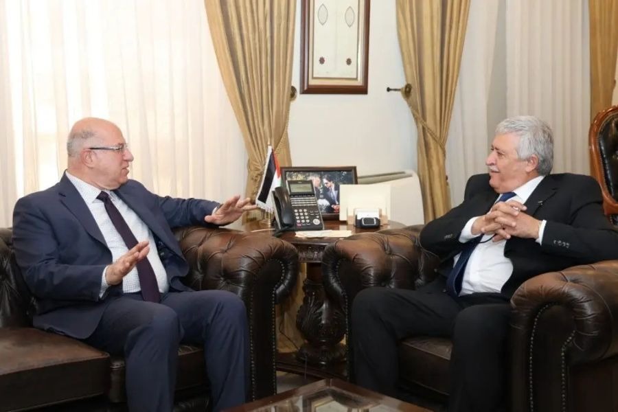 وزير العمل يبحث مع نظيره الأردني سبل تفعيل التعاون الثنائي  