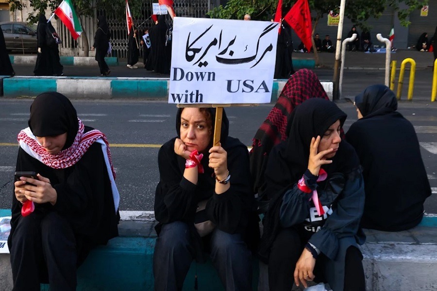 قراءات غربية في رسائل التشييع: خامنئي ربح... حتى في مماته