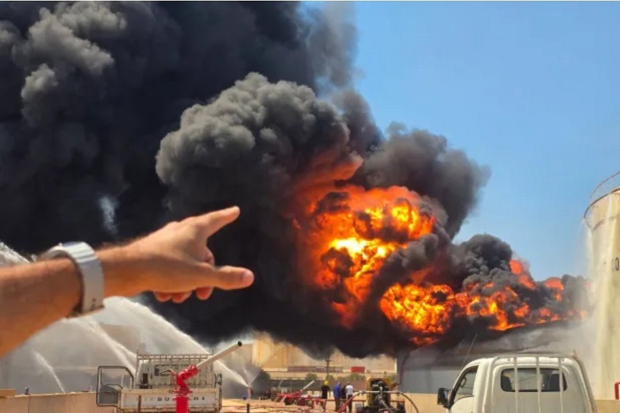 ليبيا| الشركة العامة للكهرباء: استهداف محطة التحويل تسبب في فقدان التغذية الكهربائية عن مناطق واسعة جنوب مدينة الزاوية
