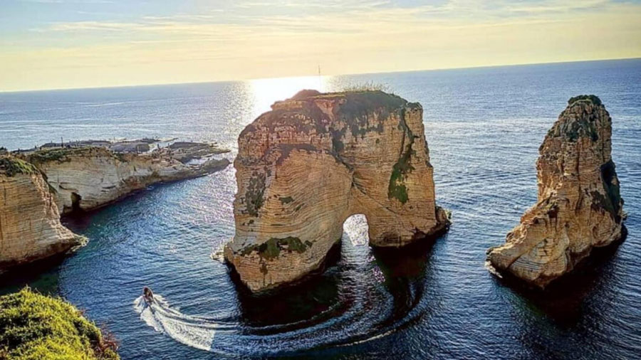 صخرة الروشة.. و