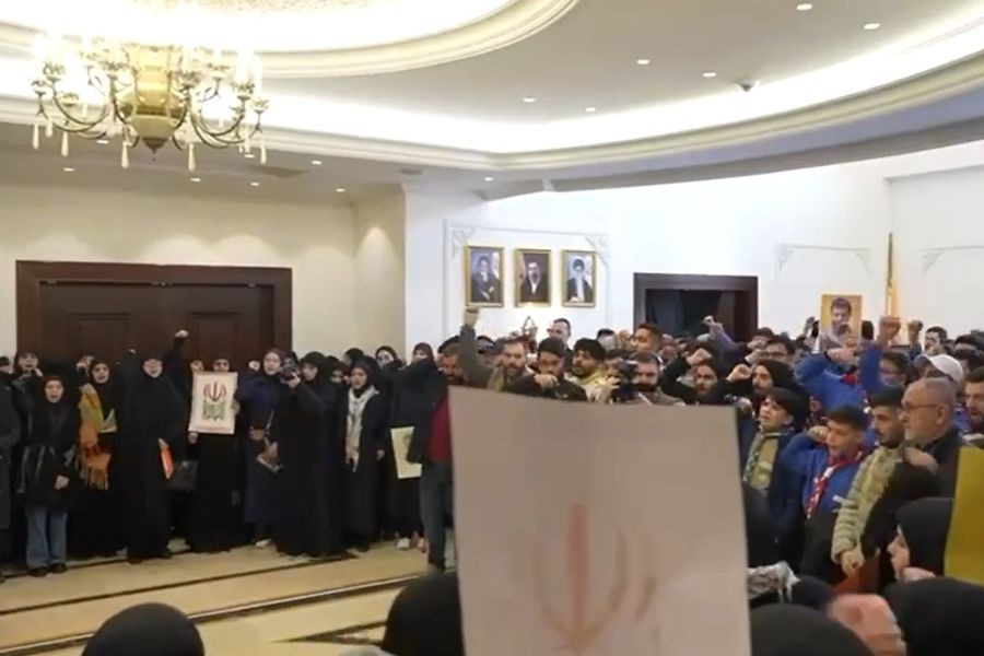 السفارة الإيرانية تغص بالوفود المتضامنة مع السفير شيباني