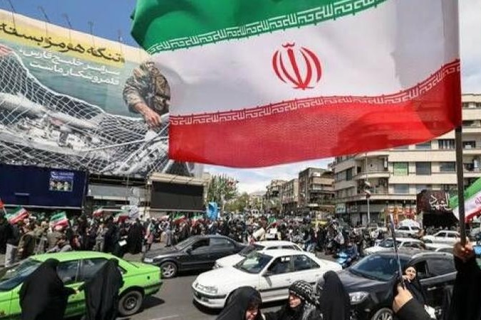 مواقف إيرانية تؤكد الإصرار على حقوق الشعب: الطرف المنتصر تحدده إرادة الشعوب 