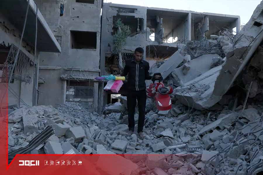 رغم تصويرها حيّة من تحت الأنقاض.. الاحتلال يمنع الآليات انتشال عائلة بمدينة غزة 