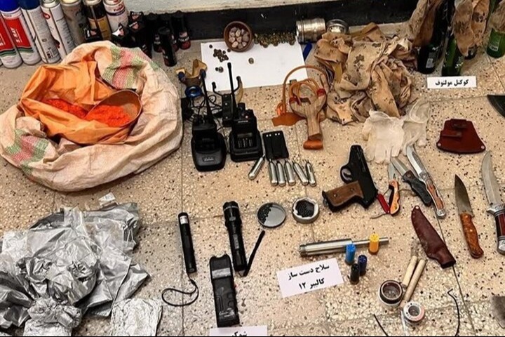 الحرس الثوري يضبط شحنة ثقيلة من الأسلحة والمتفجرات لمجموعات إرهابية