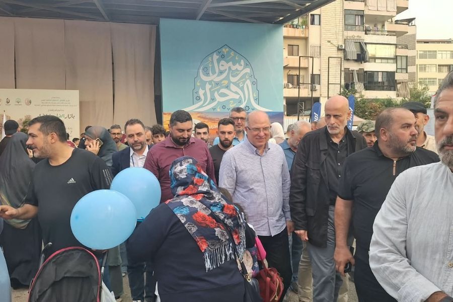 بالصور| وزير العمل يجول في 